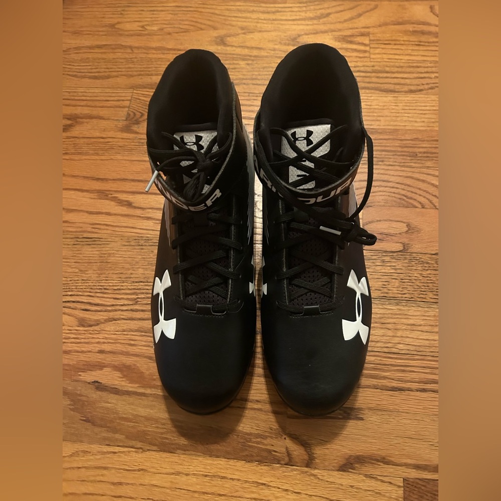 Under Armour Men’s Sz 14 Black & White Spine Tennis Shoes Sneakers Sport Shoes